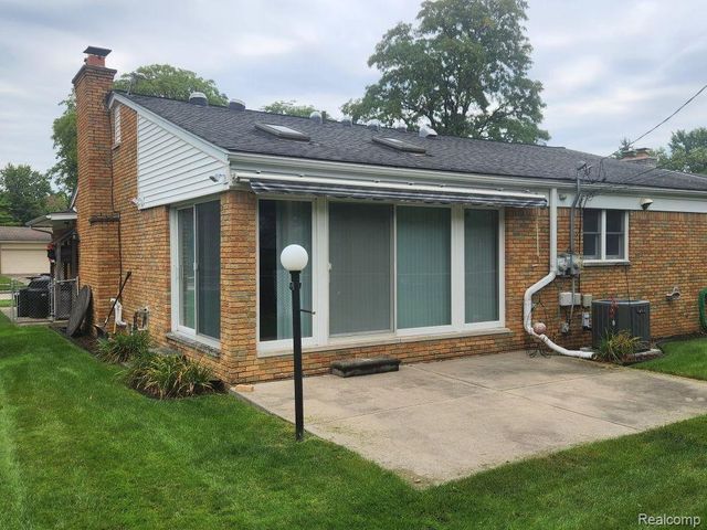 30127 Brookview Drive, Livonia, MI 48152