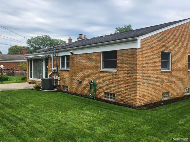 30127 Brookview Drive, Livonia, MI 48152