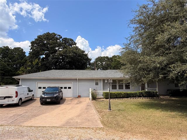192 Moon Beam Drive, Trinity, TX 75862