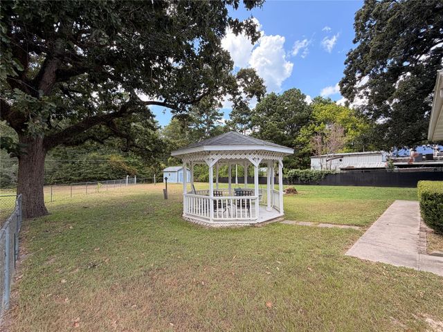 192 Moon Beam Drive, Trinity, TX 75862