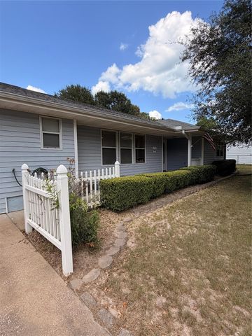 192 Moon Beam Drive, Trinity, TX 75862