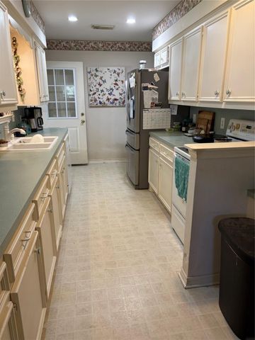 192 Moon Beam Drive, Trinity, TX 75862
