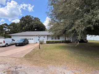192 Moon Beam Drive, Trinity, TX 75862