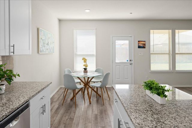 212 Gunther WAY, Taylor, TX 76574