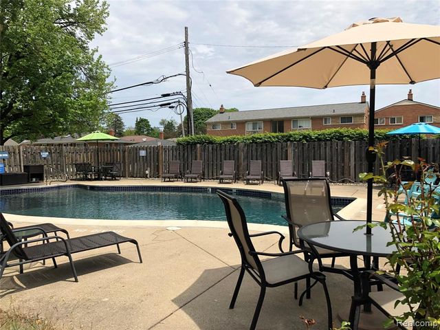 3421 Hillside Drive 24, Royal Oak, MI 48073