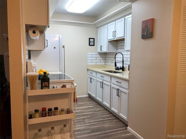 3421 Hillside Drive 24, Royal Oak, MI 48073