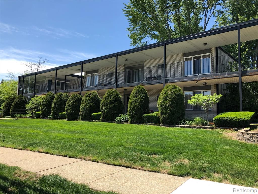 3421 Hillside Drive 24, Royal Oak, MI 48073
