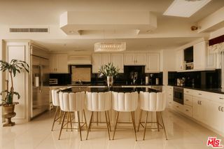10450 Wilshire Boulevard 4J, Los Angeles, CA 90024