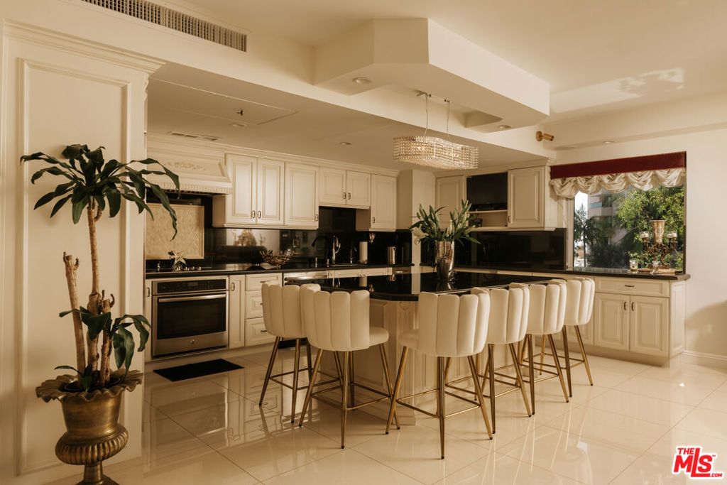 10450 Wilshire Boulevard 4J, Los Angeles, CA 90024 — photo 3