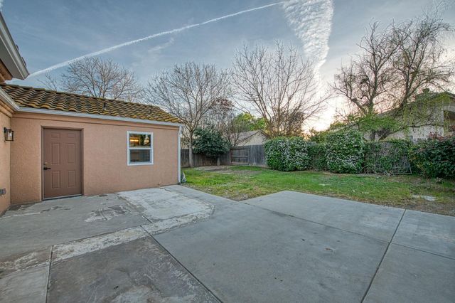 7415 N Hayston Avenue, Fresno, CA 93720