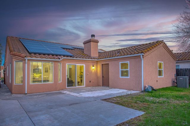 7415 N Hayston Avenue, Fresno, CA 93720