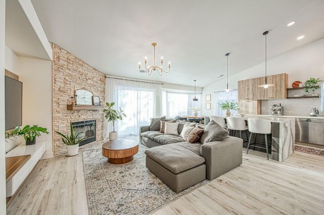 7415 N Hayston Avenue, Fresno, CA 93720