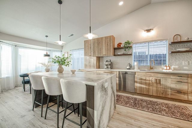 7415 N Hayston Avenue, Fresno, CA 93720