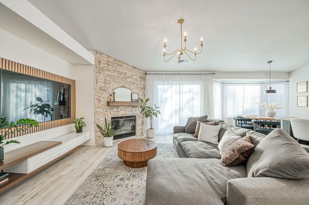 7415 N Hayston Avenue, Fresno, CA 93720