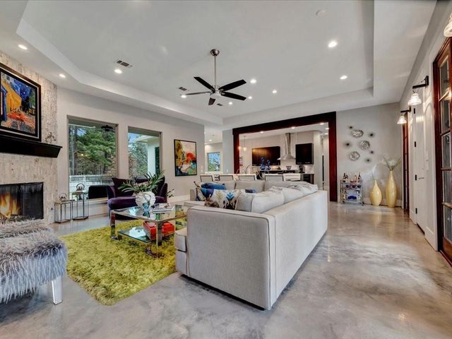 210 Mission Hills Drive, Lufkin, TX 75901