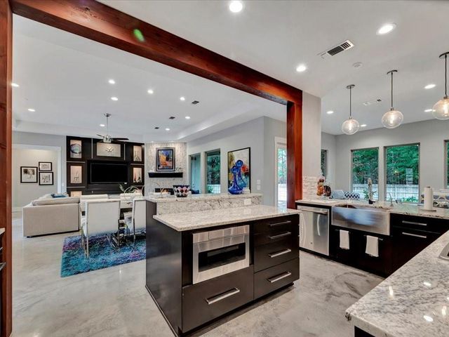 210 Mission Hills Drive, Lufkin, TX 75901