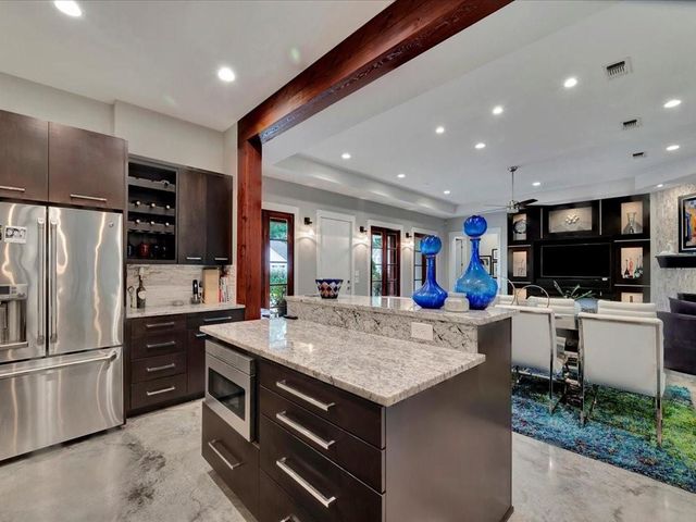 210 Mission Hills Drive, Lufkin, TX 75901