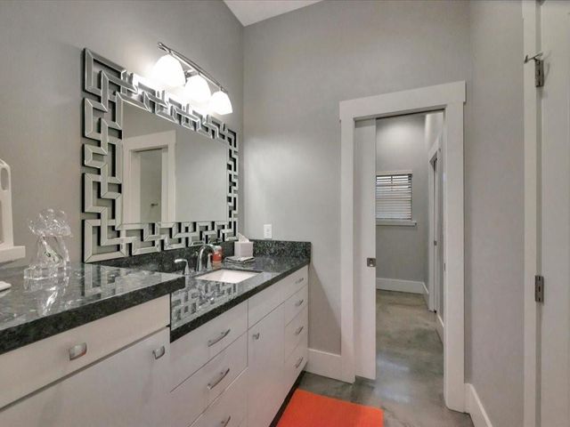 210 Mission Hills Drive, Lufkin, TX 75901
