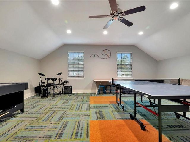 210 Mission Hills Drive, Lufkin, TX 75901