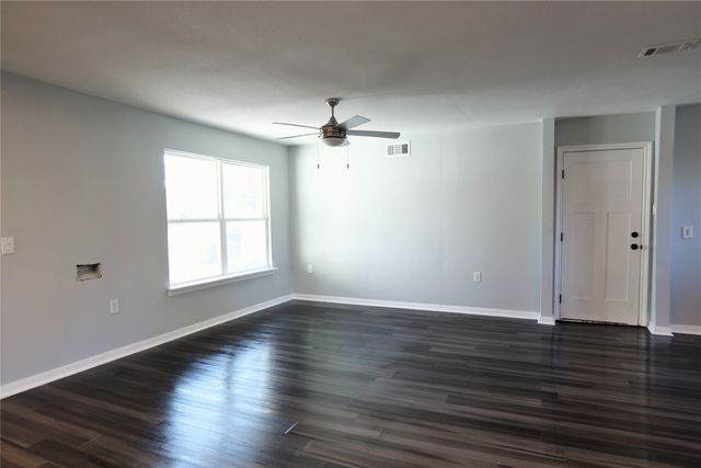 1555 Cape Cod Drive, Dallas, TX 75216