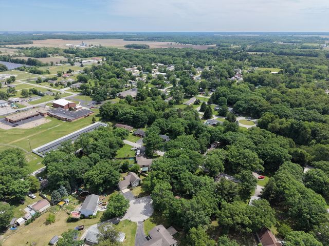 9347 N 327 W, Lake Village, IN 46349