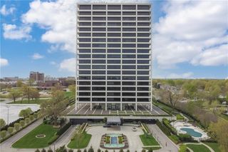 700 W 31st Street 702, Kansas City, MO 64108
