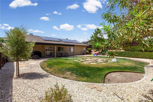 1204 Grassy Hollow, Paso Robles, CA 93446