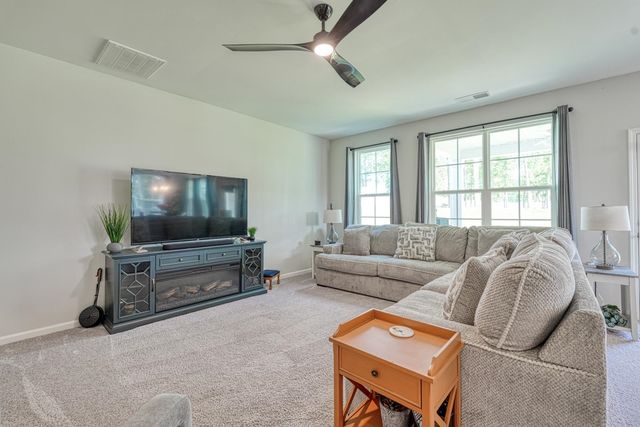 4002 Hometown Way, Boiling Springs, SC 29316