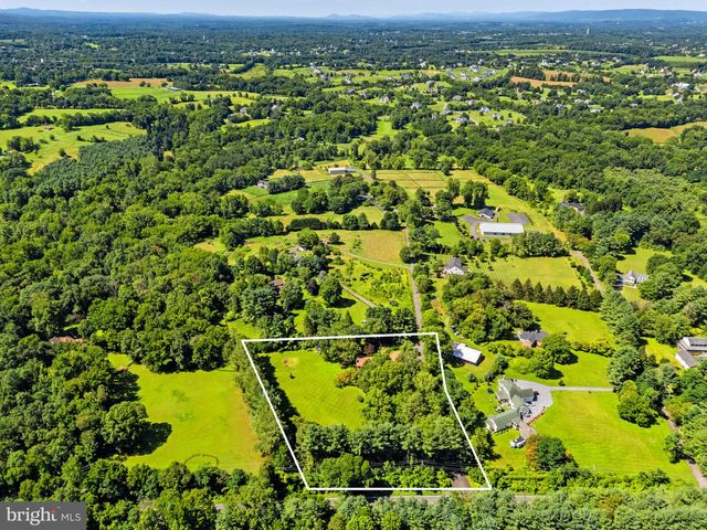 16318 HIDDEN MEADOW LN, Hamilton, VA 20158