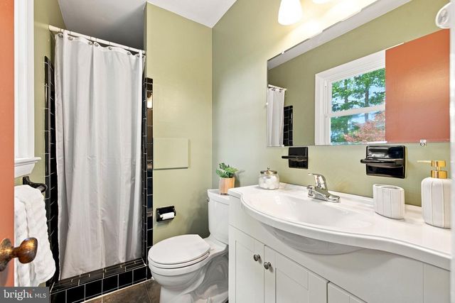 16318 HIDDEN MEADOW LN, Hamilton, VA 20158