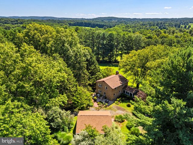 16318 HIDDEN MEADOW LN, Hamilton, VA 20158