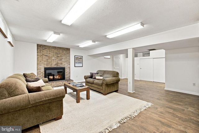 16318 HIDDEN MEADOW LN, Hamilton, VA 20158
