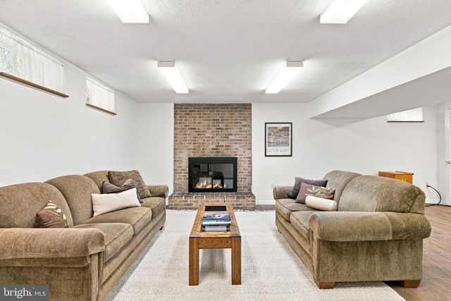 16318 HIDDEN MEADOW LN, Hamilton, VA 20158