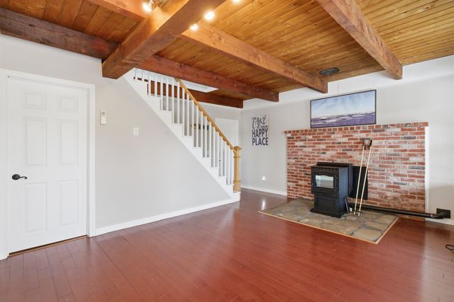 25 Hilltop Drive, Newbury, NH 03255