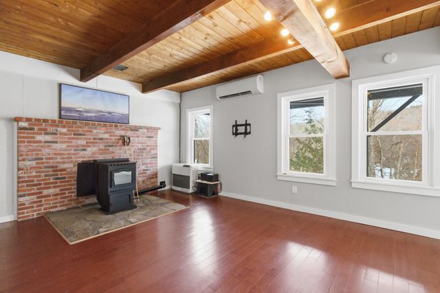 25 Hilltop Drive, Newbury, NH 03255