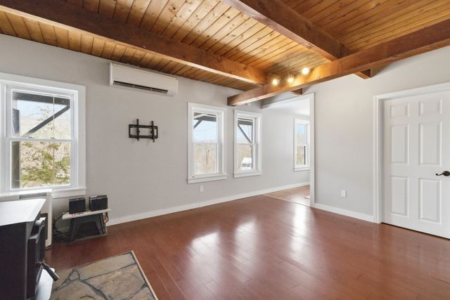 25 Hilltop Drive, Newbury, NH 03255