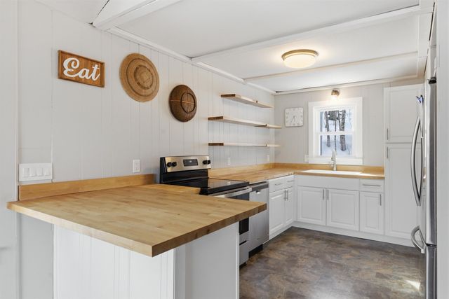 25 Hilltop Drive, Newbury, NH 03255