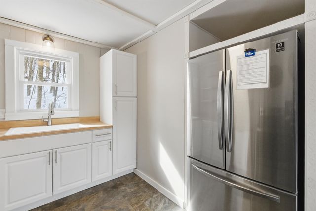 25 Hilltop Drive, Newbury, NH 03255