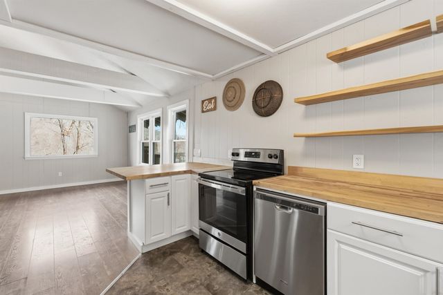 25 Hilltop Drive, Newbury, NH 03255