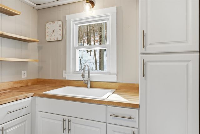 25 Hilltop Drive, Newbury, NH 03255