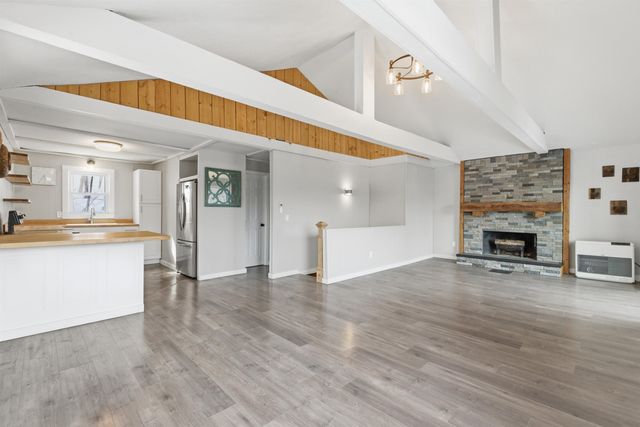 25 Hilltop Drive, Newbury, NH 03255