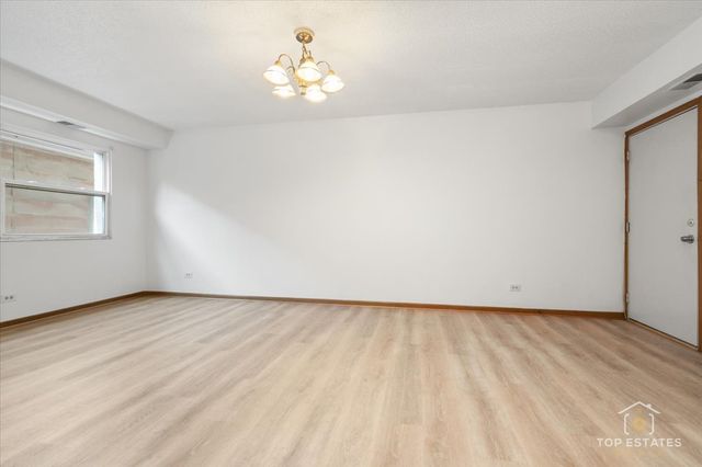 222 W 26th Street 202, Chicago, IL 60616
