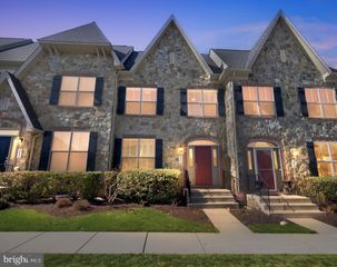 3046 PALATINE DR, Frederick, MD 21701