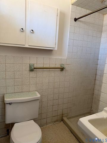 111 Page St, Farmville, VA 23947