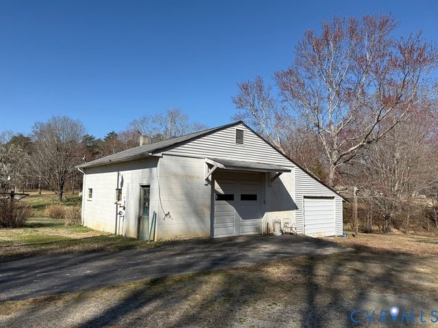 111 Page St, Farmville, VA 23947