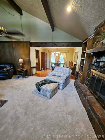 7505 S Gum Avenue, Broken Arrow, OK 74011