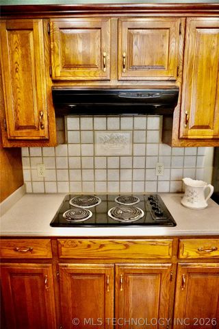 7505 S Gum Avenue, Broken Arrow, OK 74011