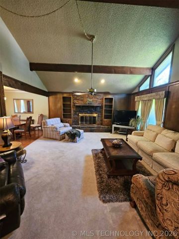 7505 S Gum Avenue, Broken Arrow, OK 74011