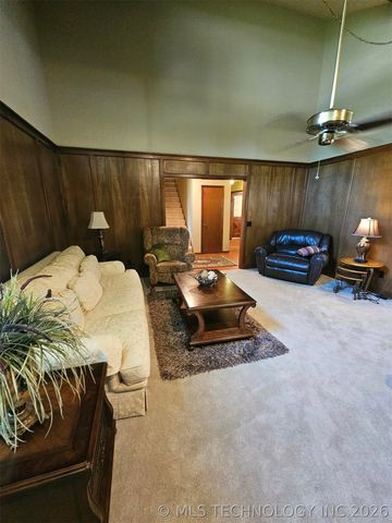 7505 S Gum Avenue, Broken Arrow, OK 74011