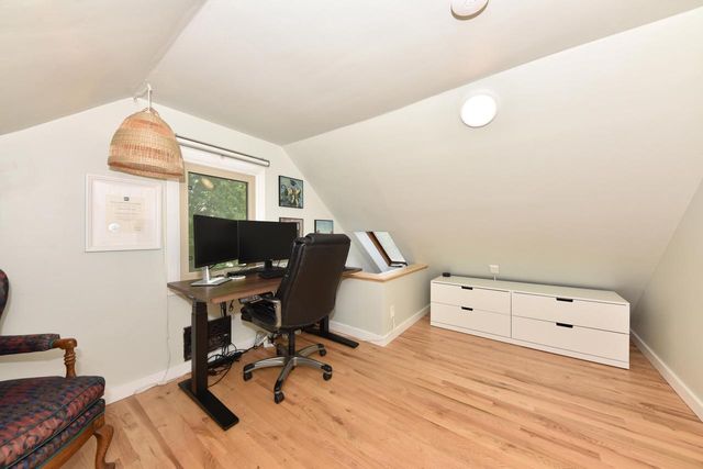 3218 N Newhall STREET, Milwaukee, WI 53211